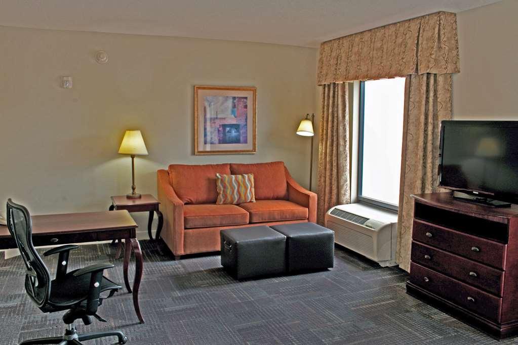 Hampton Inn & Suites Norfolk-Airport Room photo